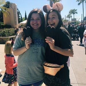 Meet your Posher, Evie